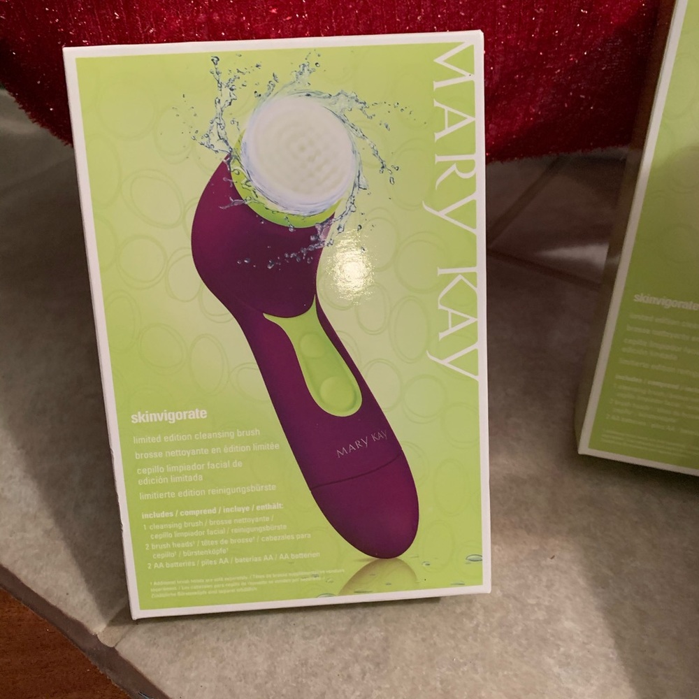 MK Skinvigorate Cleansing Brush- 1@$25 or 3@$60
